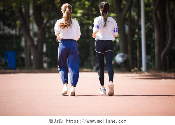 校园学生运动健身跑步图片